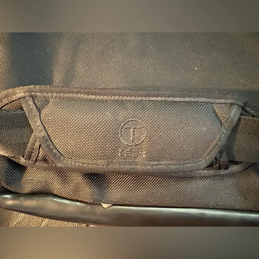 Tumi T-Tech laptop messenger bag or briefcase